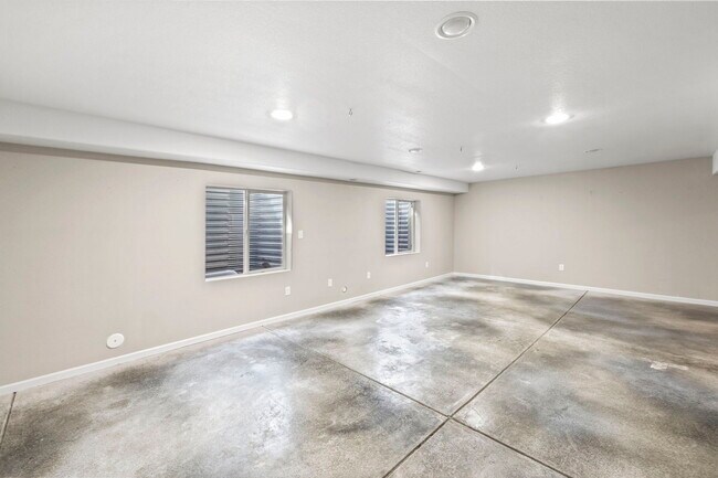 Building Photo - 626 Rolling Rock Point