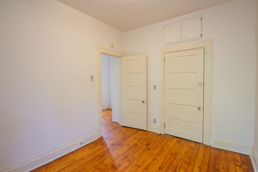 Building Photo - 426 Biddle Ave