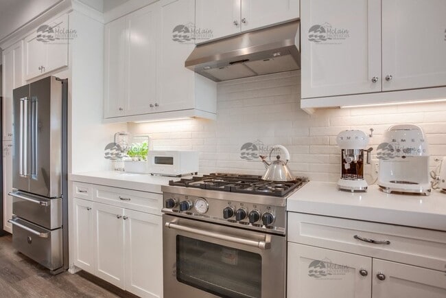 Building Photo - LUXURY 2 Bedroom with AC and Washer/Dryer, DOWNTOWN CARLSBAD VILLAGE