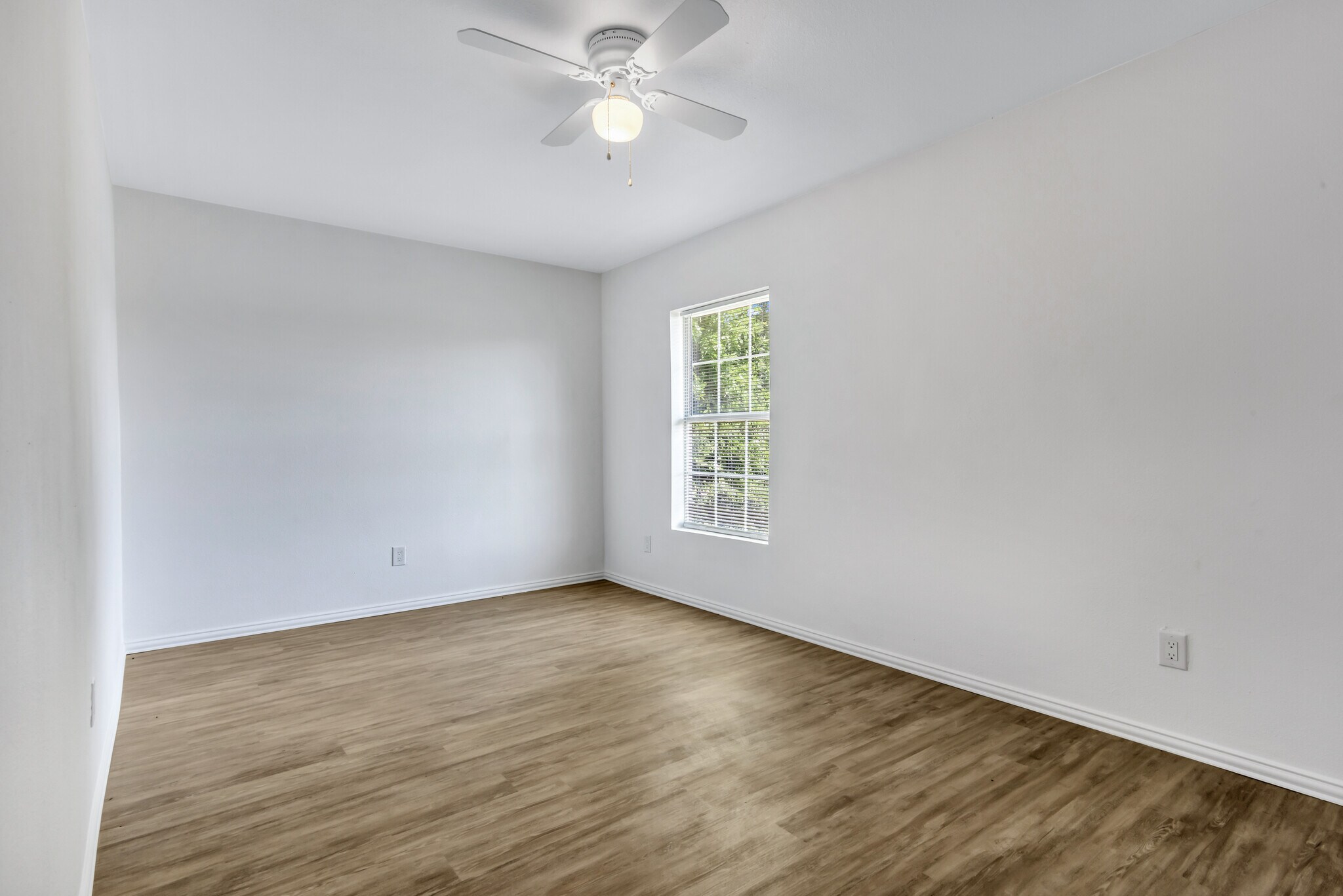 Building Photo - 901 Bessie St