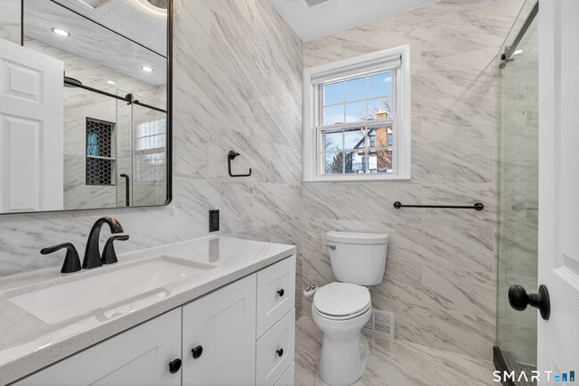 Building Photo - 195 Laurel Pl