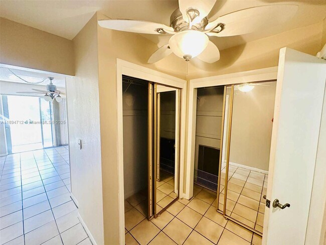 Building Photo - 330 SE 2nd St