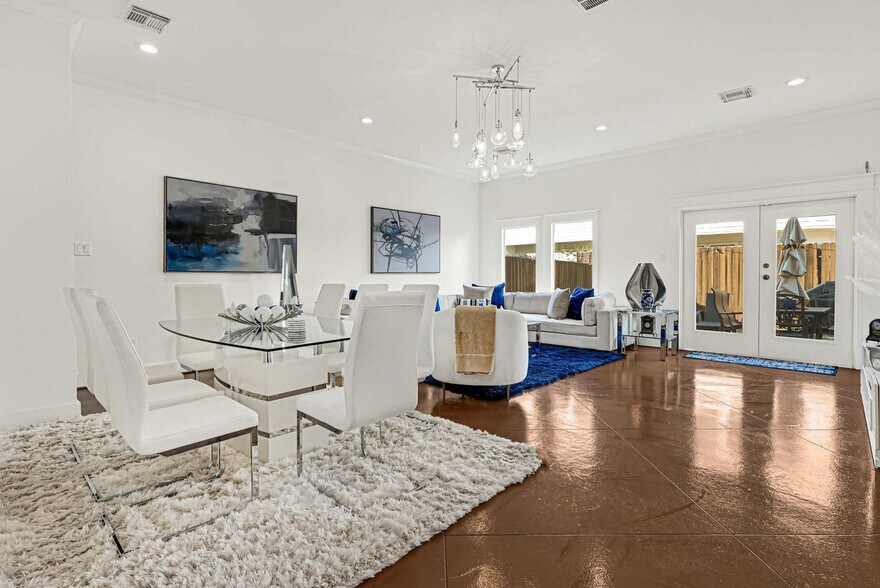 Building Photo - 5522 Larkin St