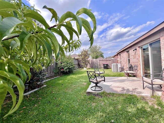 Building Photo - 803 Sweet Flower Dr