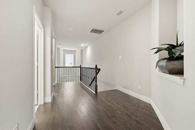 Building Photo - 4229 Broadway Ave