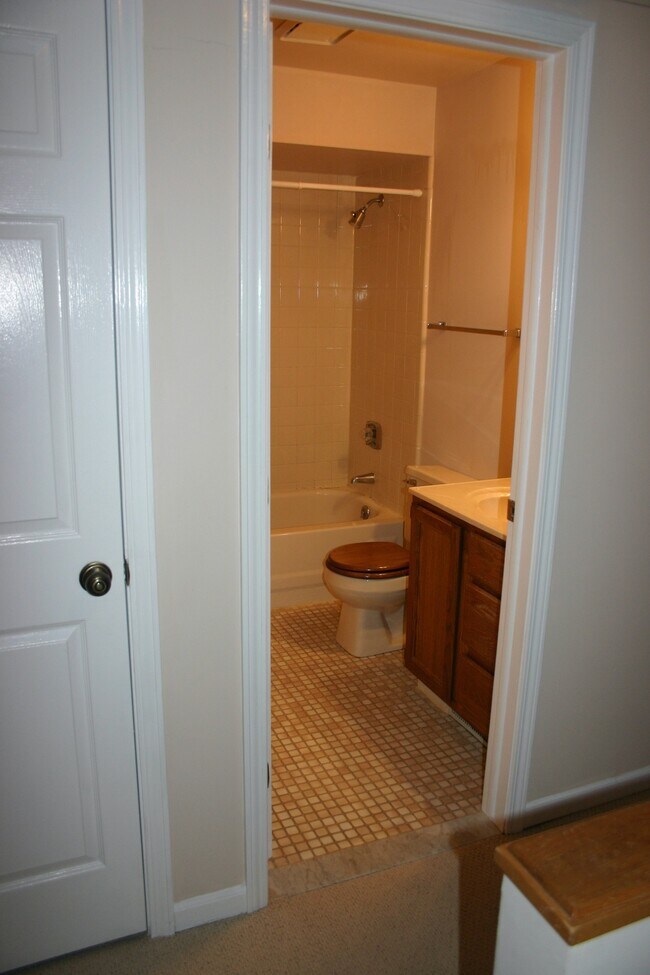 Upstairs Bathroom - 1750 W Liberty St