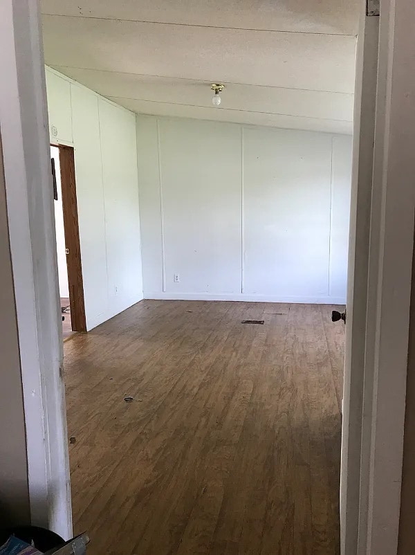 Building Photo - 3 Bedroom 2 bathroom