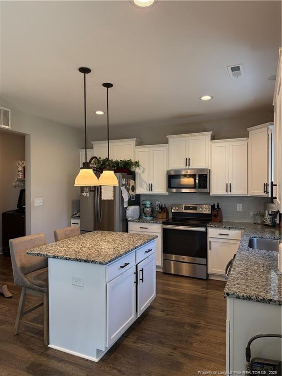 Building Photo - 1745 Bluffside Dr