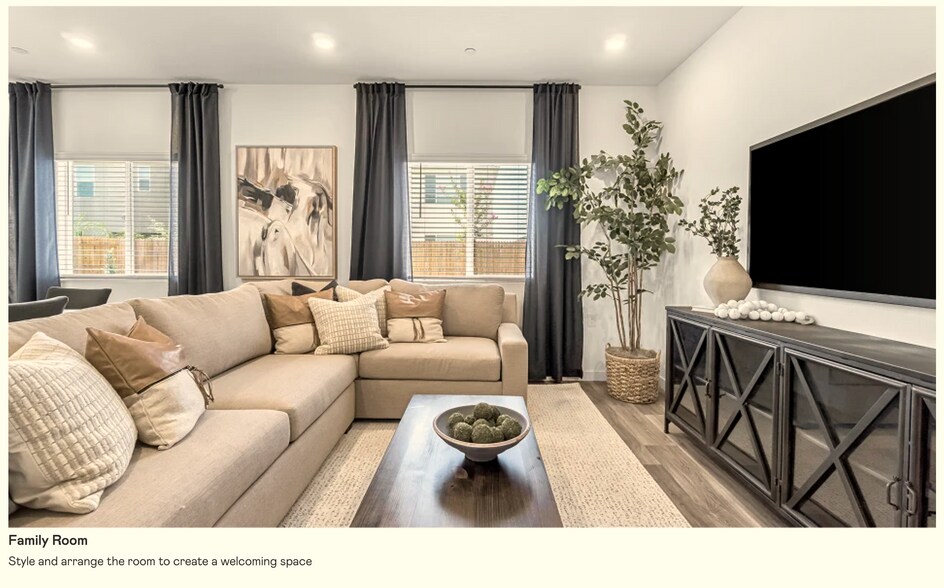 Building Photo - 4446 Buckingham Ave