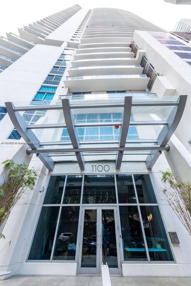 Building Photo - 1100S S Miami Ave