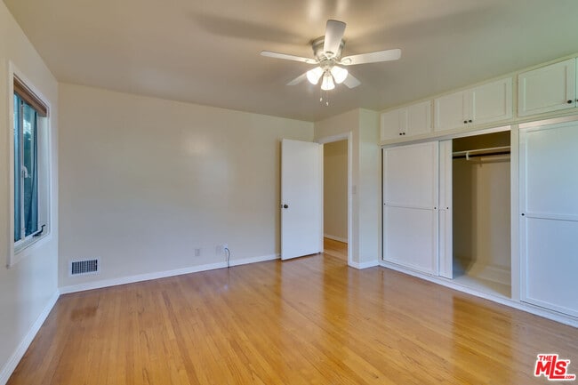 Building Photo - 214 Bellino Dr