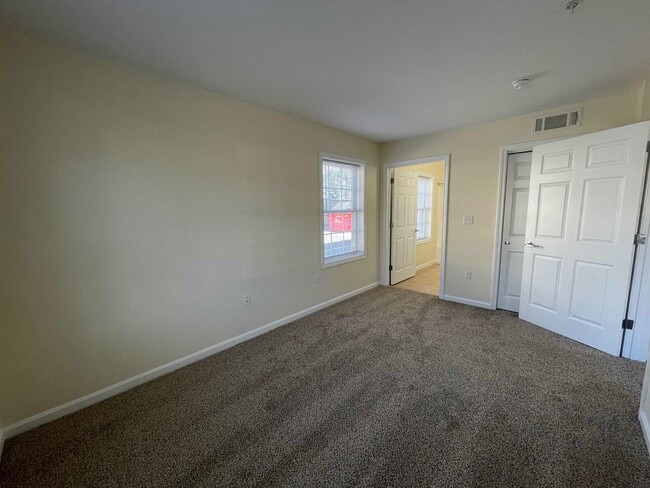 Building Photo - 10 Sentinel Court