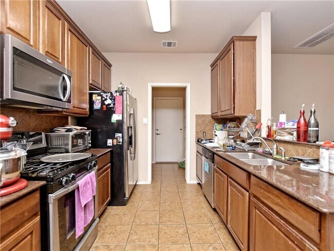 Building Photo - 8616 Harrier Dr