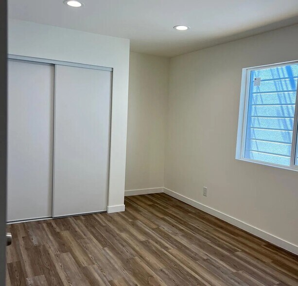 Building Photo - 9427 S 2nd Ave