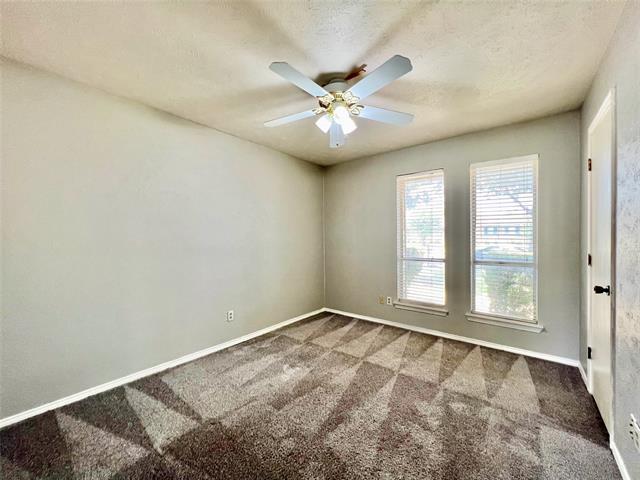 Building Photo - 2732 Parkhaven Dr