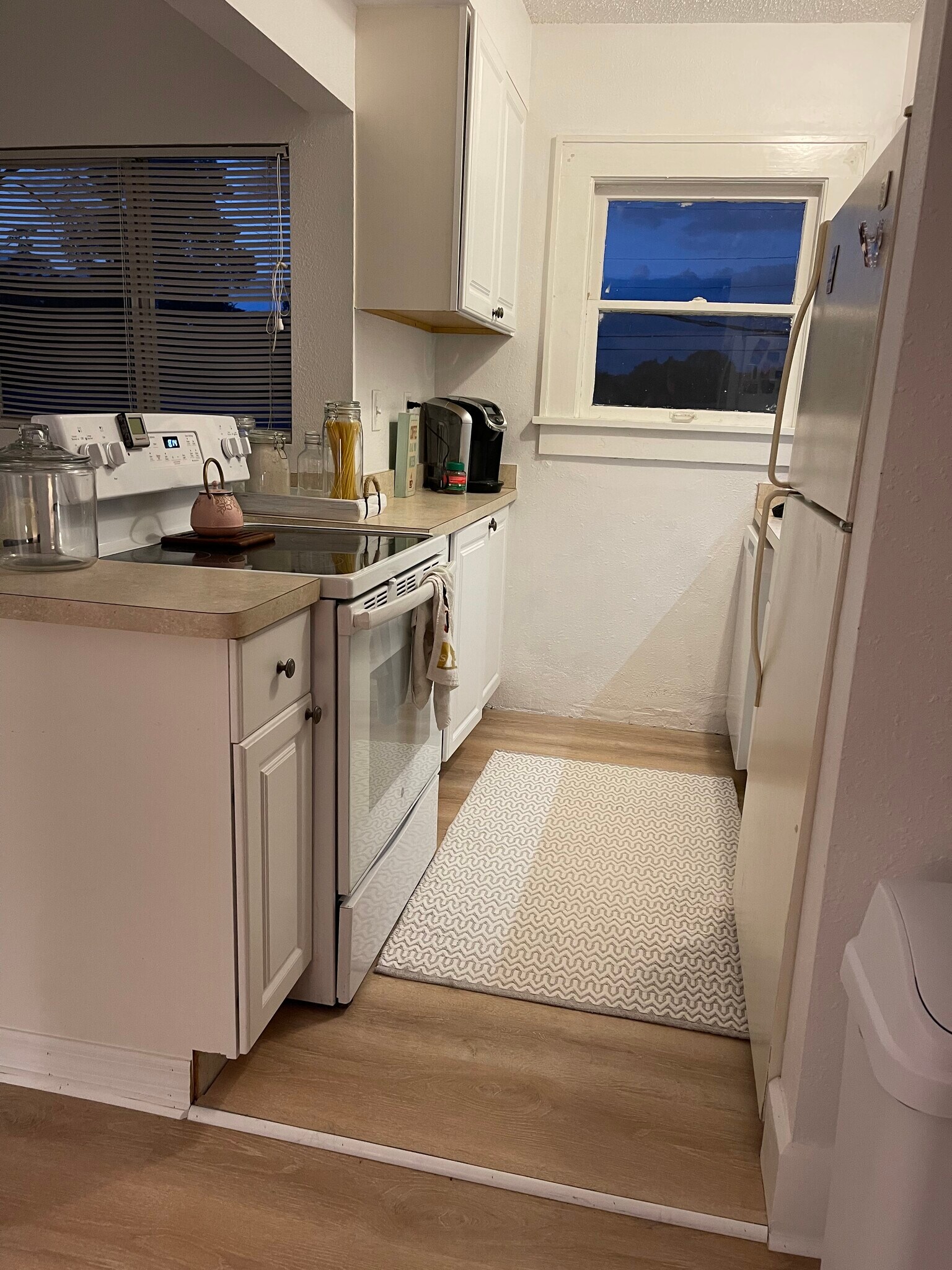 kitchen - 5159 6th Ave N