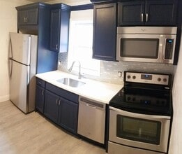 Building Photo - 107 S 16th St