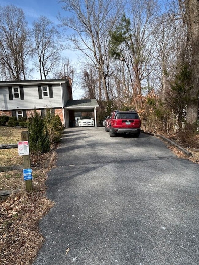 Building Photo - Rooms for Rent, Shared Living in a Beautiful Furnished Home