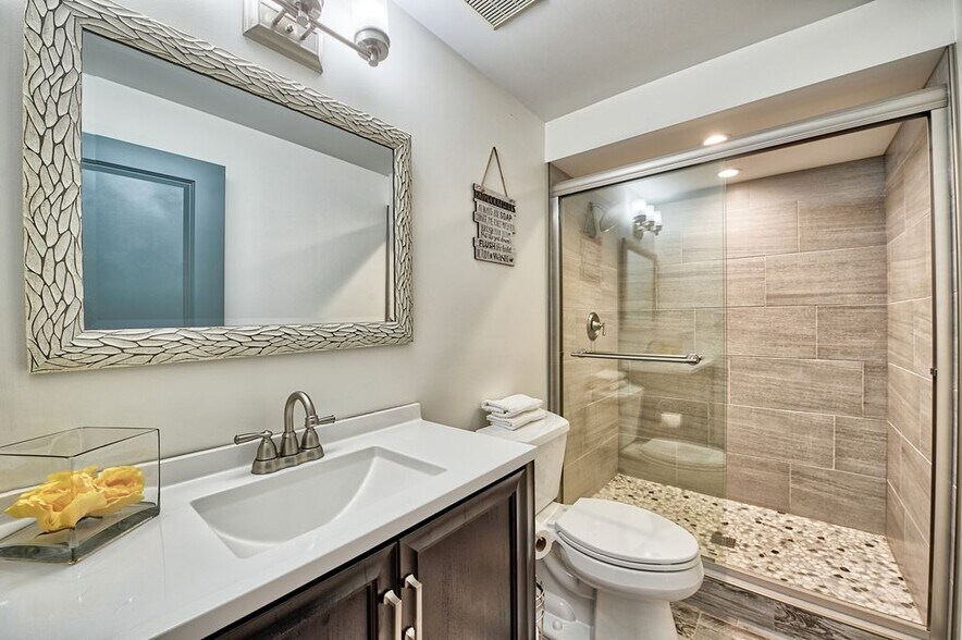 Building Photo - 8240 W 141st St