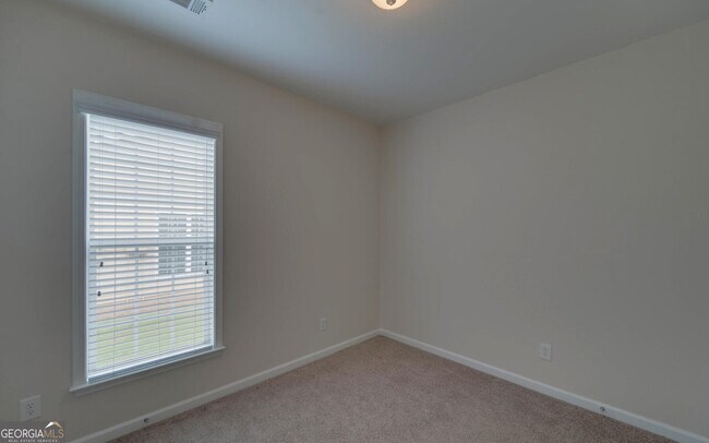 Building Photo - 6218 Azalea Way