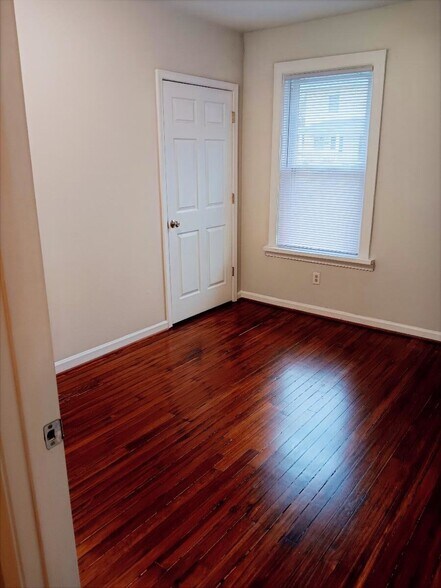 2nd Bedroom - 1609 Chapman Ave SW