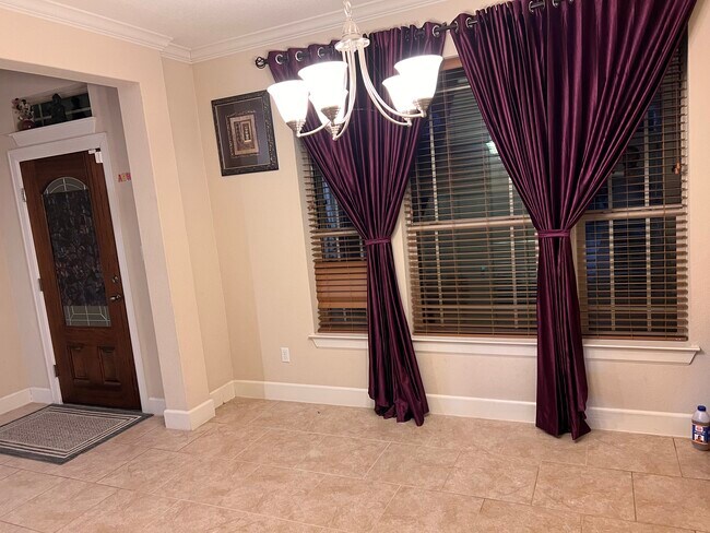 Dining - 13204 Hymeadow Cir