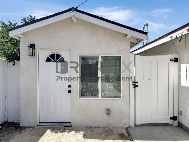 Building Photo - 933-932 Kingsley Ave