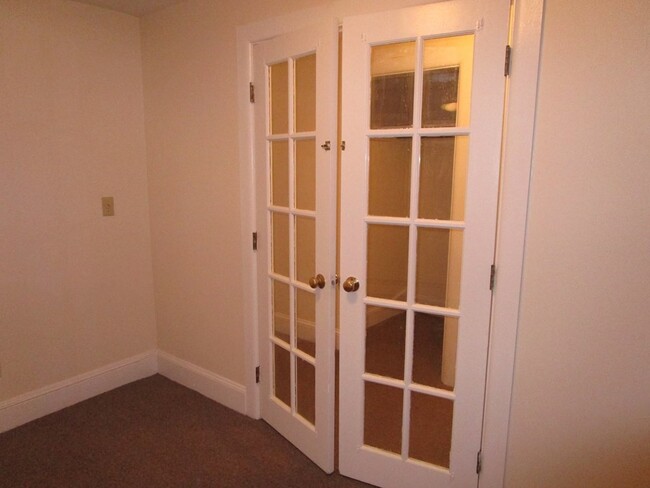 Building Photo - 120 Riverway