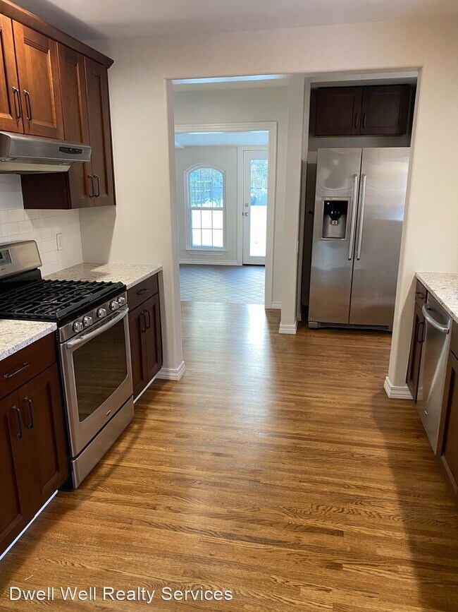 Building Photo - 2 br, 1.5 bath House - 1540 S Gary Ave
