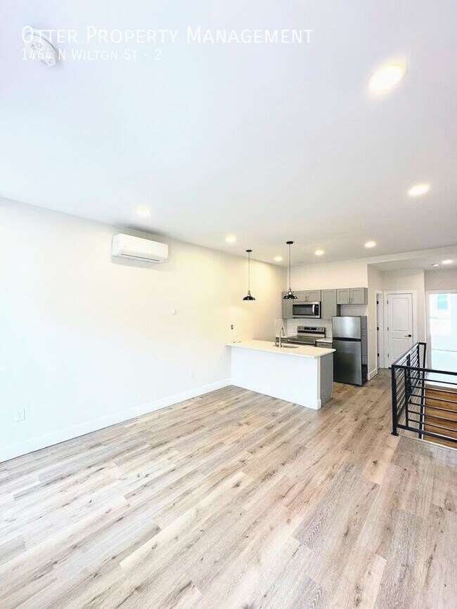 Building Photo - 1464 N Wilton St