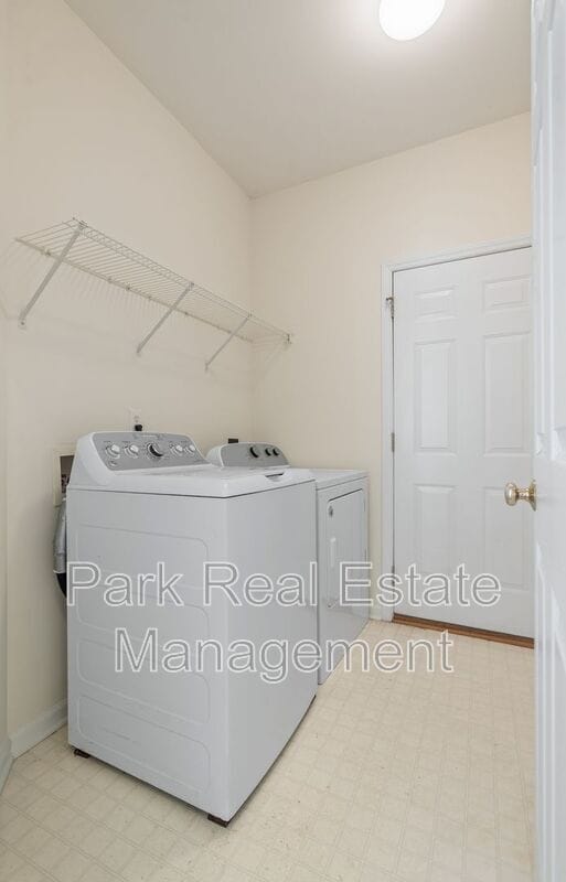 Building Photo - 420 New Parkside Dr