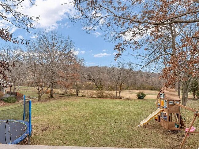 Building Photo - 1304 Lawrence Ave