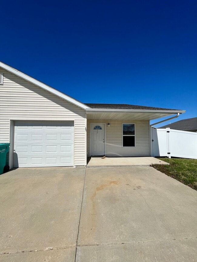 Primary Photo - All Inclusive | 2 Bedroom | 1.5 Bathroom | Duplex