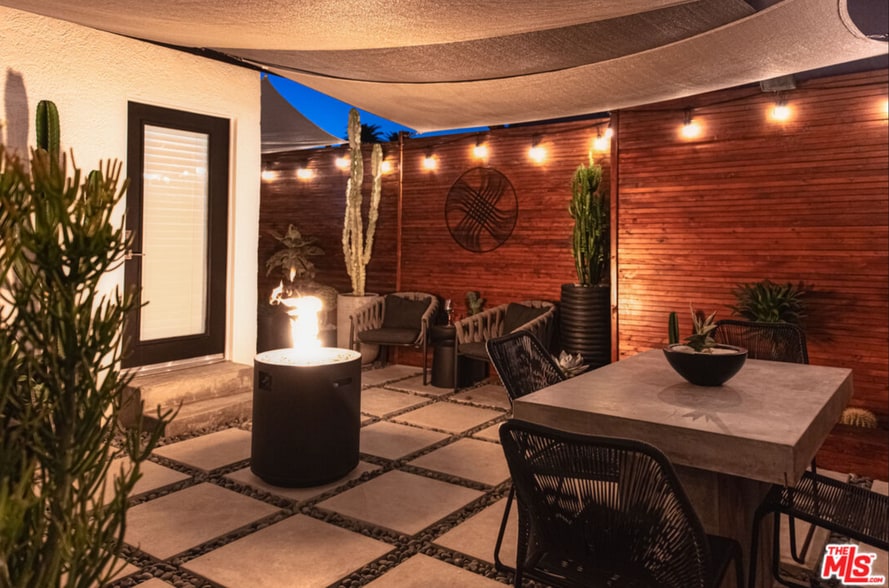 Building Photo - 509 E Buckthorn St