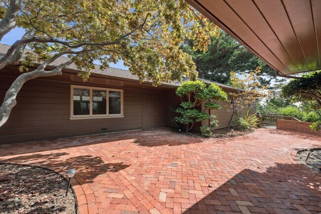 Building Photo - 5960 McAndrew Dr