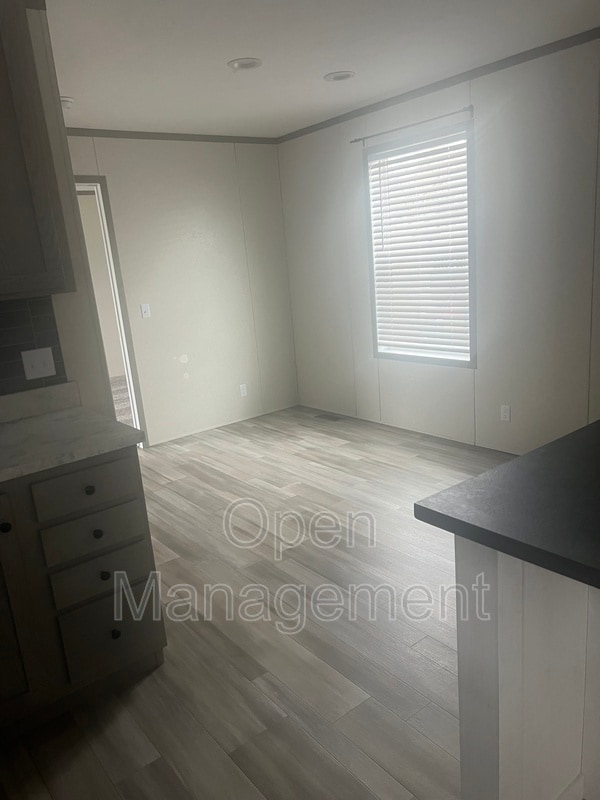 Building Photo - 825 1st Ave E