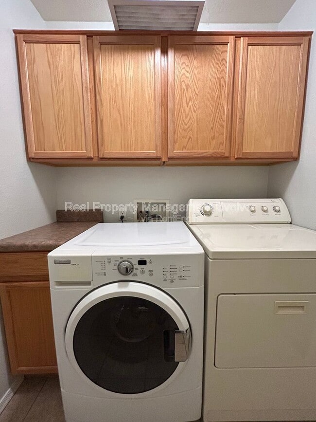 Building Photo - 16036 N 11th Ave