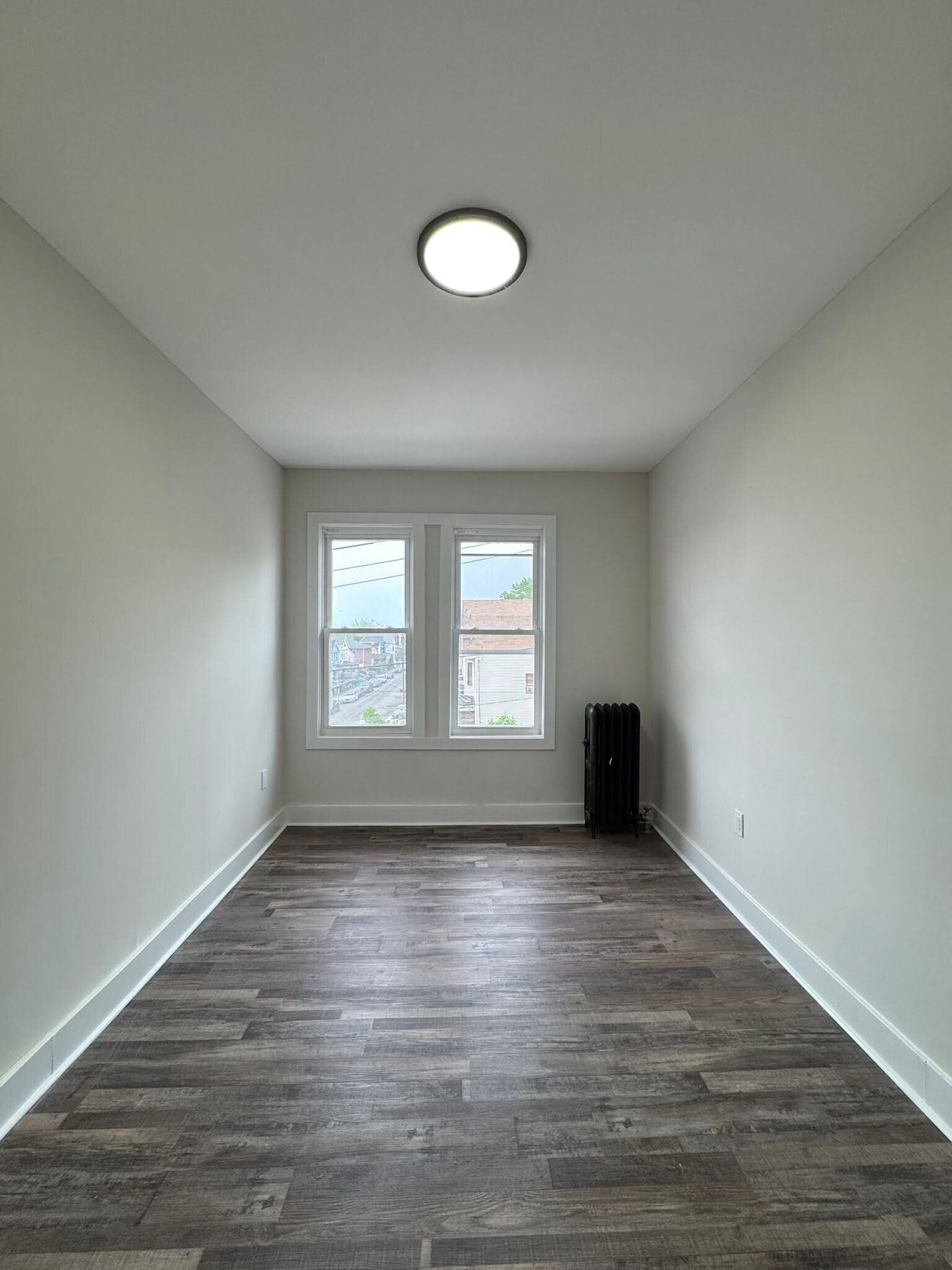 Building Photo - 161 Maple Ave