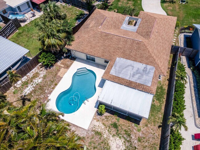 Building Photo - RARELY AVAILABLE!  3BED/2BATH POOL HOME FOR RENT-SARASOTA, FL $2995.00
