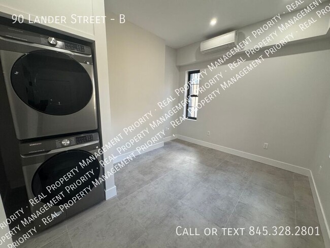 Building Photo - Beautiful newly updated 2-Bedroom Apt B