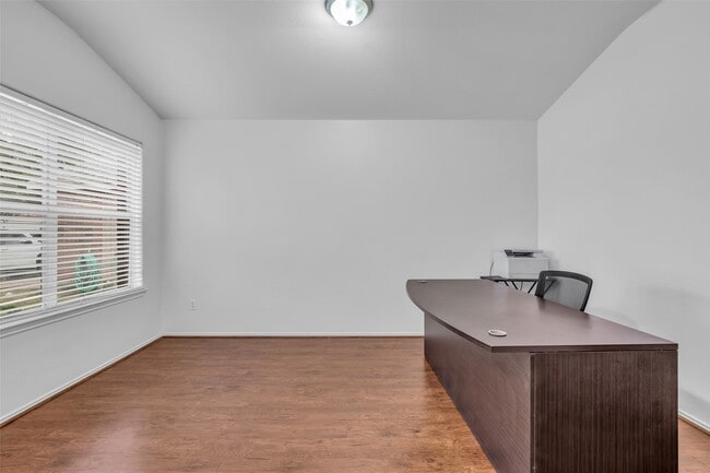 Building Photo - 9327 Delicado Dr