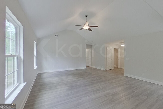 Building Photo - 223 Western Red Cedar Dr