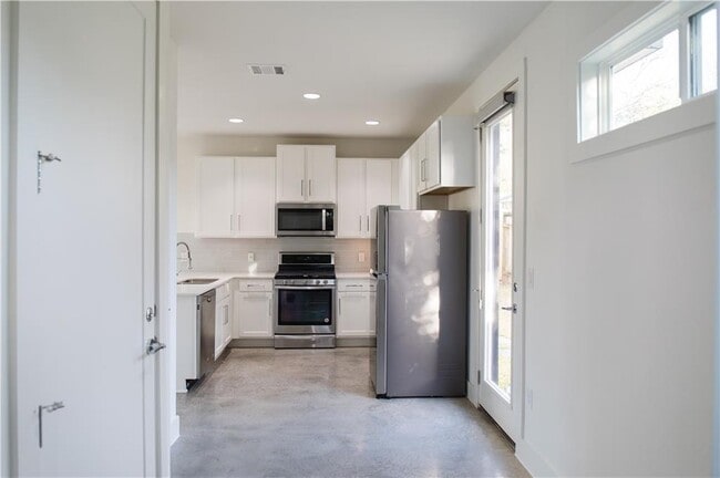 Building Photo - 3415 Dalton St