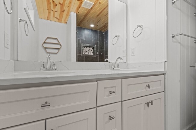 Building Photo - AVAILABLE NOW! Waterfront Living in Carmel!