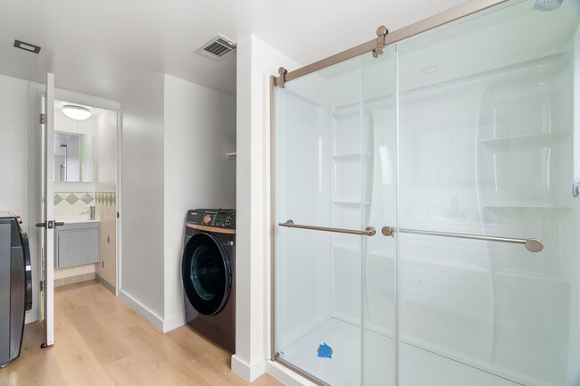 Building Photo - 273 Tropic Dr