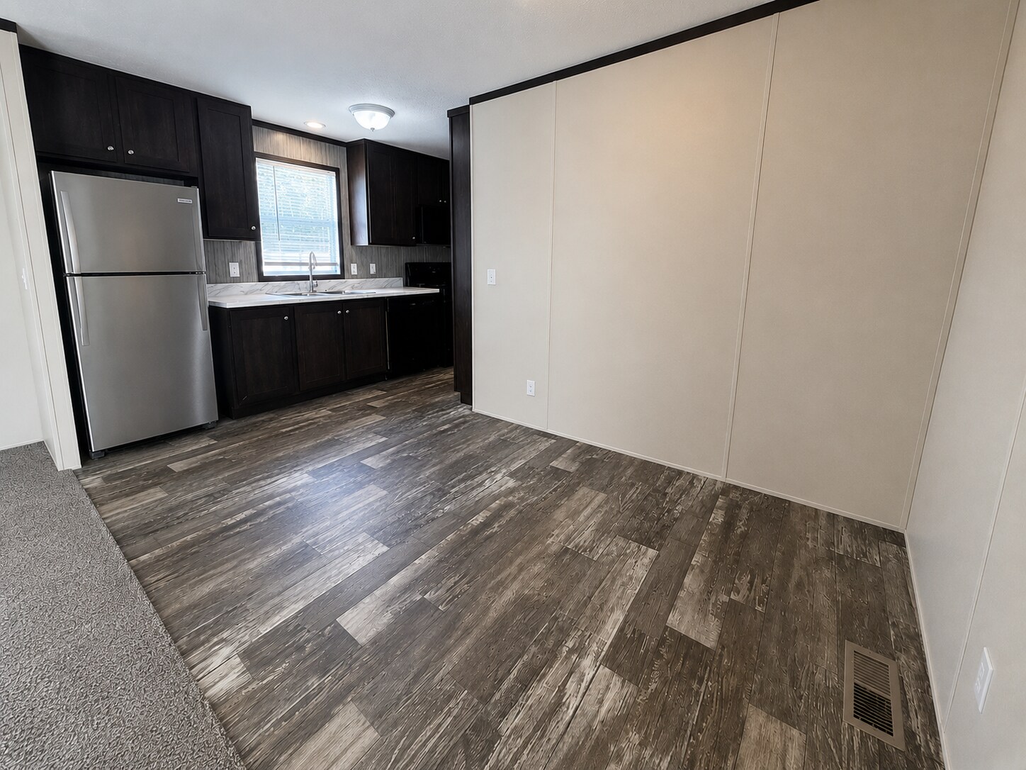 Building Photo - 16011 Villaire Ave