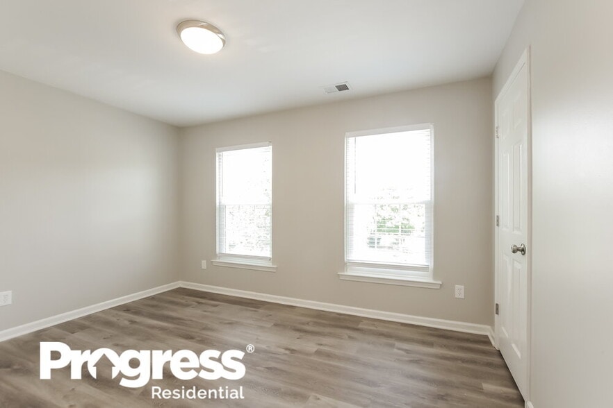 Building Photo - 3510 Laurenhurst Ln