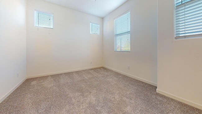 Building Photo - Fresh 3-Bed, 2-Bath Home in Natomas Crossing — Perfect for Commuters