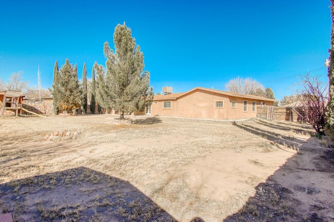 Building Photo - Beautiful East side HOME in Clin. Tx