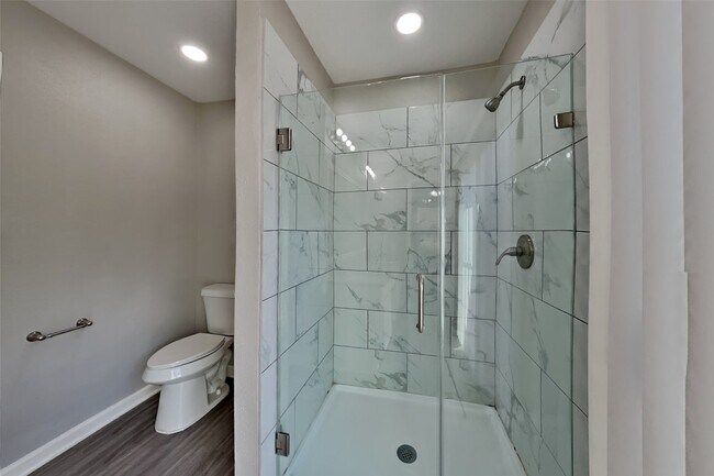 Building Photo - 7323 Livery Ln